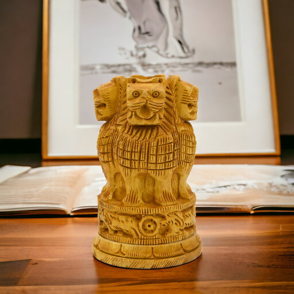 Natriel Wooden Pen Stand